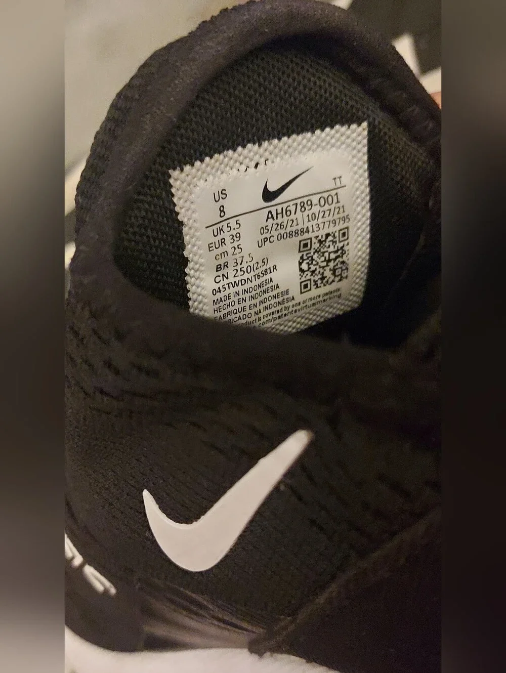 Nike Air Max 270 Black/ White Athletic Running Shoe Sneakers Size US 8
